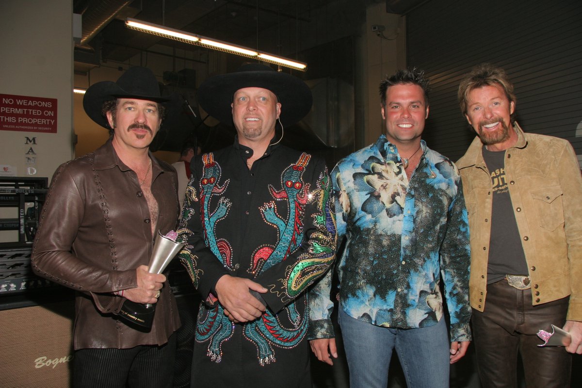 Montgomery Gentry tweet media