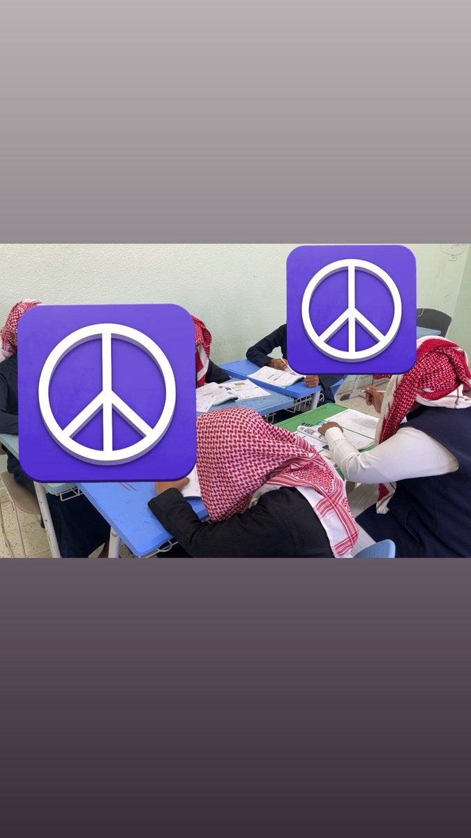 انا كمعلم رياضيات والله العظيم اقولها وانا صادق ان شاء الله ، جربت طرق مثل اللي يطالبون بها في التعليم الحديث ولكن كفائدة للطالب من حيث الفهم والاستيعاب والمعرفة وثبات المعلومة لديه ما وجدت افضل من الشرح على السبورة وبان اثره على الطالب حتى في  ( اختبارات قياس ). 

هذا كله