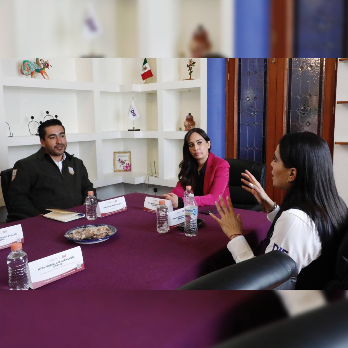 INAMI_mx's tweet image. Con el propósito de dar cabal cumplimiento al principio de unidad familiar e interés superior de las y los #NNA en situación de movilidad, el titular del #INM en Tlaxcala, Juan Moisés Huerta Romero, sostuvo reunión con la presidenta honorífica del @SedifTlaxcala, Mariana Espinosa