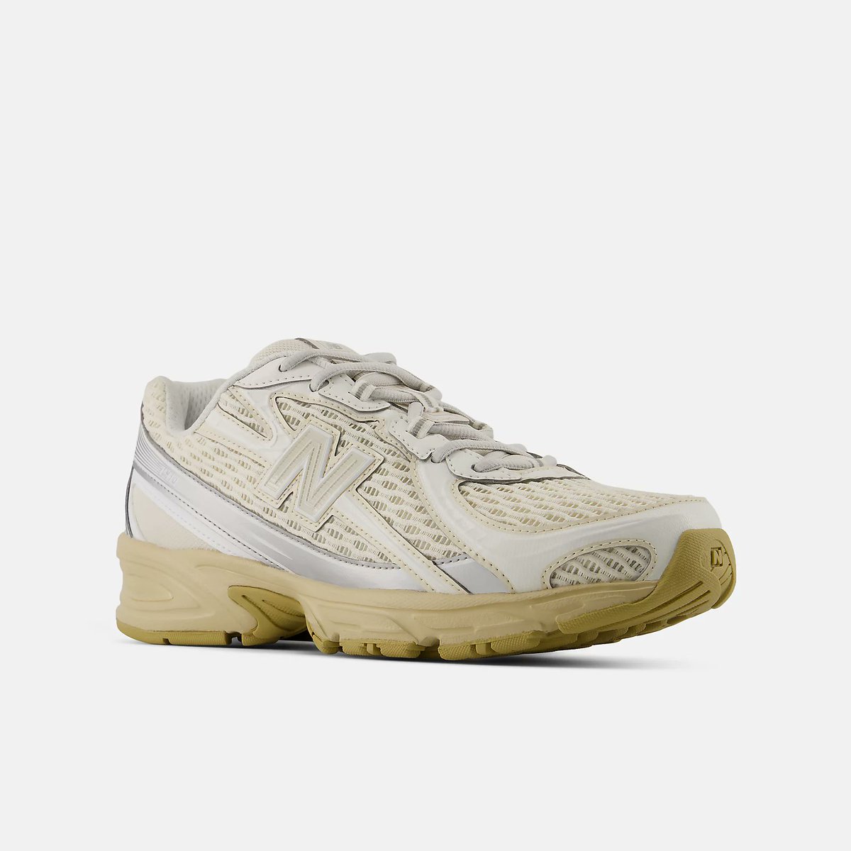 snkr_twitr's tweet photo. AD: LIVE at 9pm PT/12am ET via NB US

New Balance 740 'Linen/Toasted Sesame'
-> https://t.co/B7sqExvTMY

New Balance 471 'Angora/Sea Salt'
-> https://t.co/woYDJ9dwT0 https://t.co/iSjp4yFuJU
