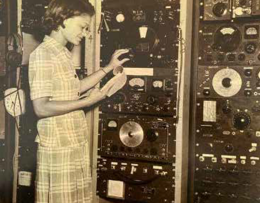 BartlettAstro's tweet photo. Carolyn Beatrice Parker (1917-1966)
#nuclearphysicist
 
BA Fisk 1938 #Physics
MA U Michigan 1941 #Math
MS MIT 1953 Physics

WWII Dayton (part of Manhattan) scientist 

1st African-American woman to earn Physics graduate degree

#WomeninSTEM #histsci #AfricanAmericanhistorymonth https://t.co/PH4oidmoOA