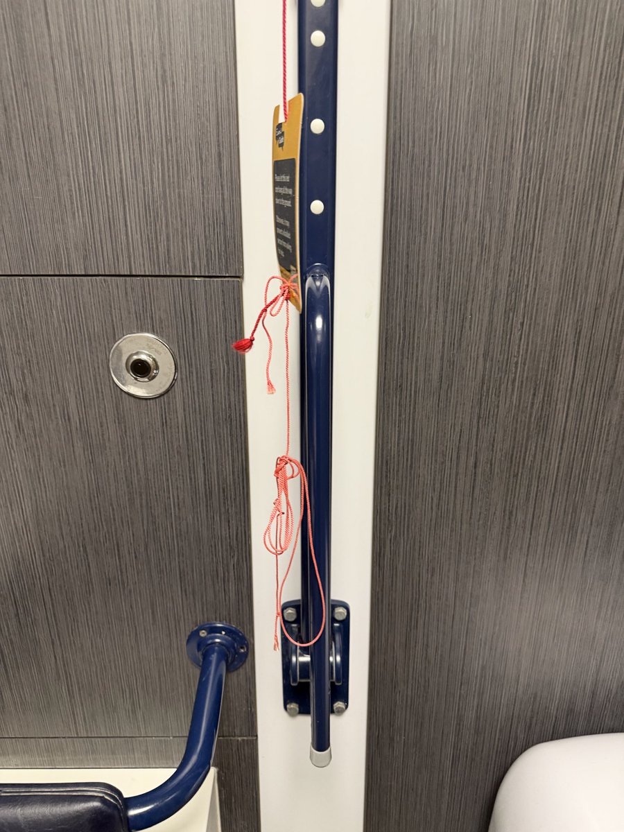 ChloeLGBTUK's tweet photo. Hey @Tesco the emergency pull cord has been tied up again at your #Bradford peel centre store despite me raising it before and it being fixed can you please make sure all staff including cleaning staff are made aware not to tie it up. The pull cord still has the info card on it https://t.co/VcaUNFNkTQ