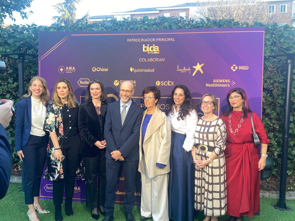 Nuestra Presidenta, Cecilia Martínez Fernández-Llamazares <a href="/ceciliamfll/">Cecilia Martinez FLL</a>, ha sido galardonada con uno de los #PremiosSanitarias que ponen en valor el talento, la dedicación y el liderazgo femenino en el sector sanitario

Un reconocimiento a una trayectoria ejemplar, a su capacidad