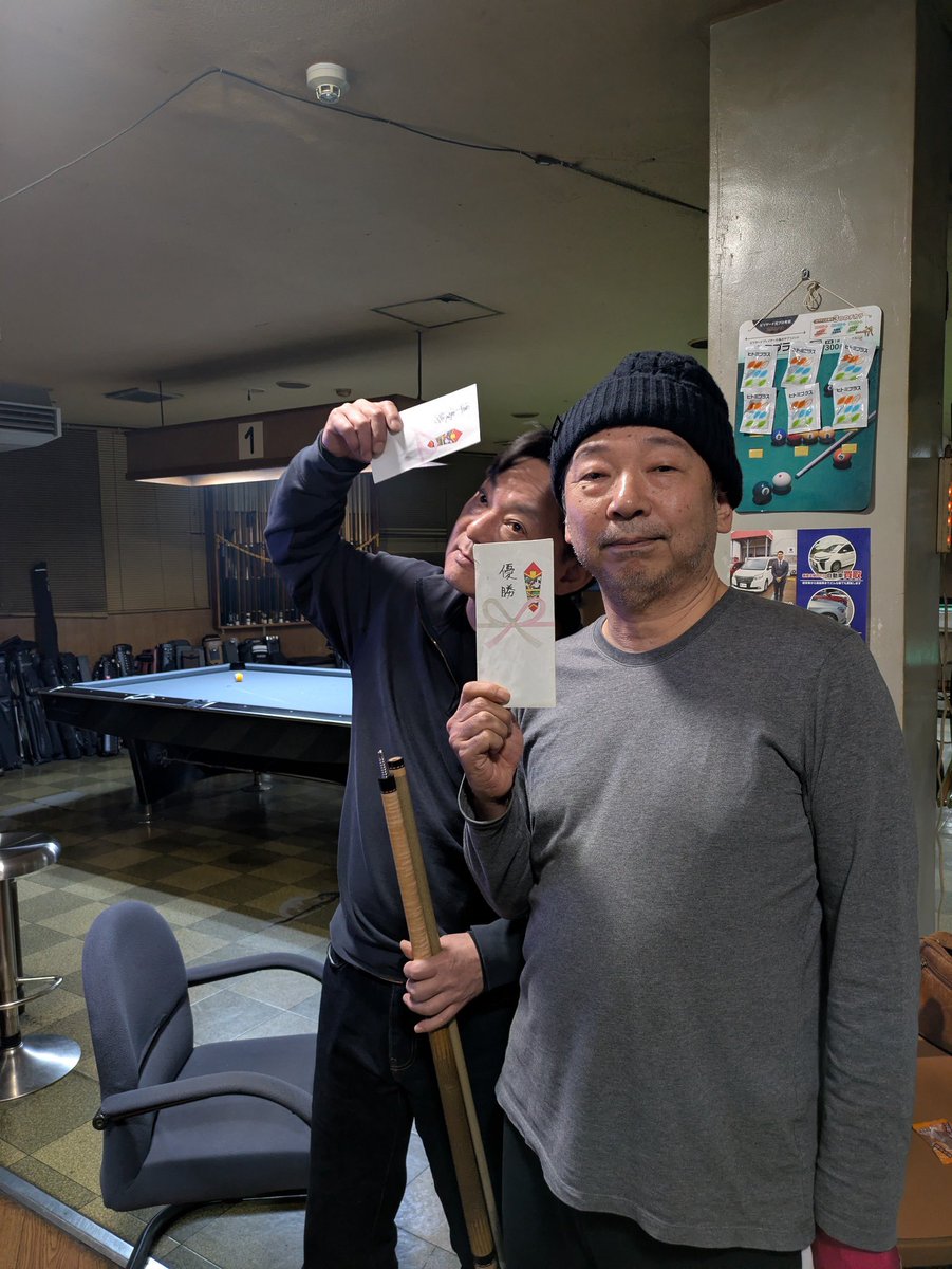 Potak_Boss's tweet photo. お久しぶりのポストです（笑）。

年末年始は色々バタバタしてまして今月からちょこっと玉撞いてます♪
今夜は元ホームの月例会！
シングル連帯率はほぼ100%だったのですが、、、勝ちきれず（笑）。
運にも恵まれて今回は決勝！
ヒルヒル⑧入れスコ（笑）💩
底辺Ａモドキはこんなもんですな（笑）。 https://t.co/UkVVUvBidf