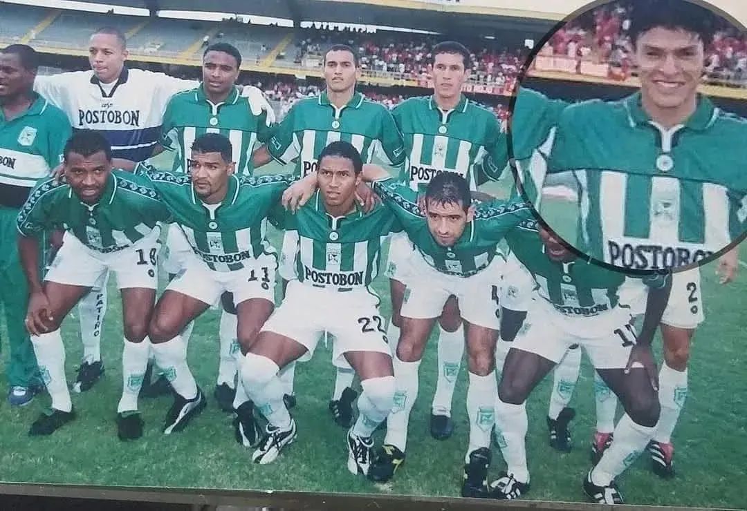 56 años cumple hoy Sergio ‘Jeringa’ Guzmán. El excentral jugó con Atlético Nacional en el 2001 y 2002. Fue subcampeón de la Copa Suramericana.