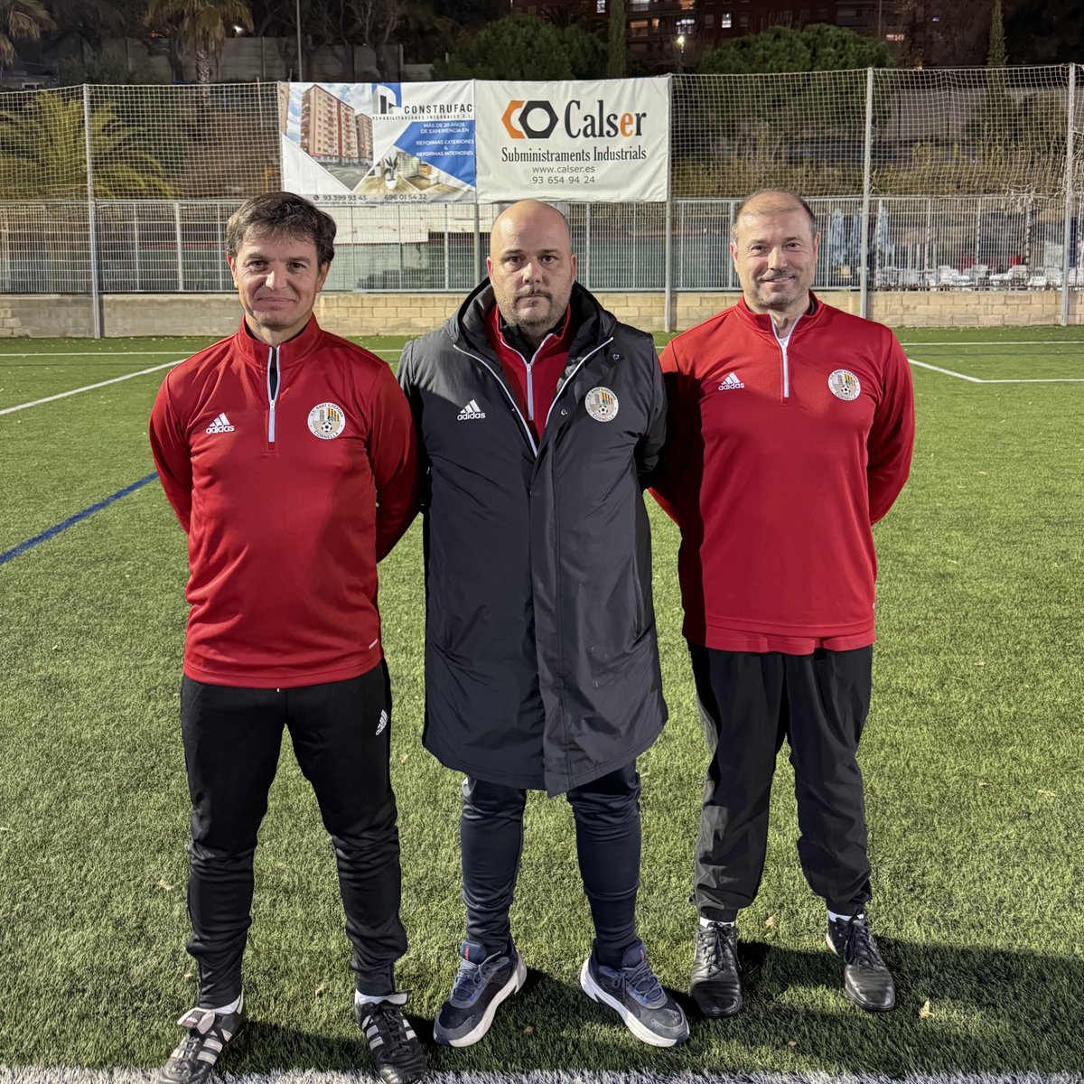 uesantildefons's tweet photo. 🔵 #PrimerEquipo 𝟮𝟬𝟮𝟱/𝟮𝟬𝟮𝟲

📸 ¡Pedro López y Jonathan Viñuela ya conocen a los jugadores y al staff técnico! 👋🏻

⚡️ ¡Trabajo y éxitos! ⚒️

#2cat3 #YoSoyDelSani 💙 https://t.co/gdhlV3yvu1
