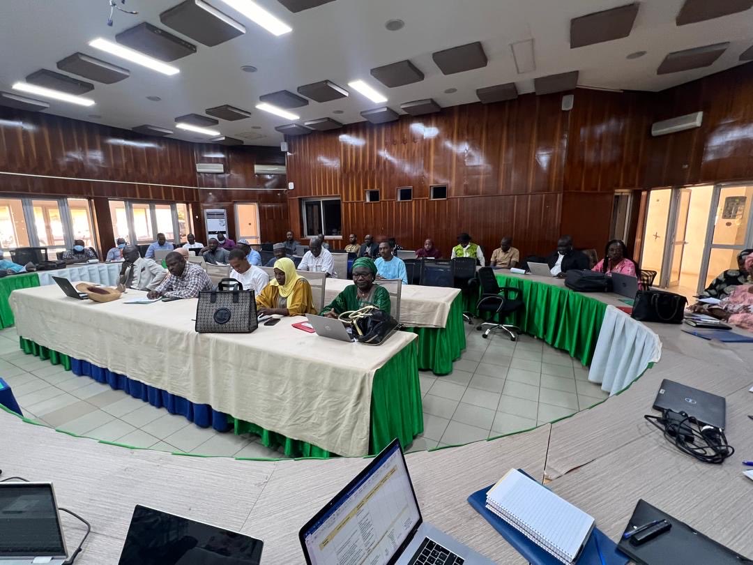 Umrss_Mali's tweet photo. 𝗕𝗮𝗺𝗮𝗸𝗼 | 𝟭𝟳-𝟭𝟵 𝗳𝗲́𝘃 𝟮𝟬𝟮𝟲
Le @MSDS_Mali a organisé l’atelier de validation du Plan Stratégique 2026-2030 de la Direction de la Pharmacie et du Médicament (subvention GC7 du @GlobalFund, gérée par l’@Umrss_Mali).

🔗 Lien : https://t.co/84TxdWB2NN

#SantéPublique https://t.co/z9MqHLsBhT