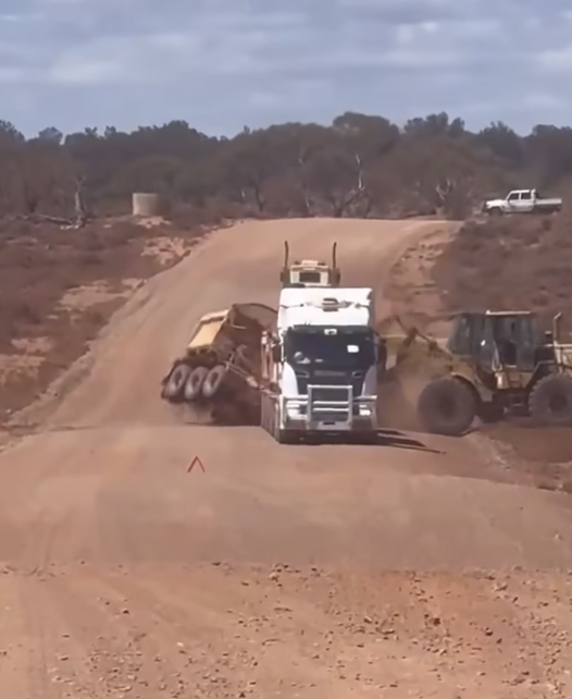 A little help from a friend! #TheScoopOTR monkeylink.co/858528