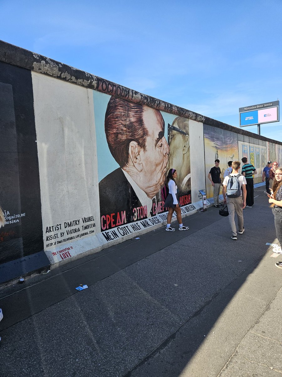 andyuk1974's tweet photo. @CheekyVic @Cookieurch I visited it a few years ago when i was in dusselldorf and visited berlin for the day https://t.co/jG6whDbriG