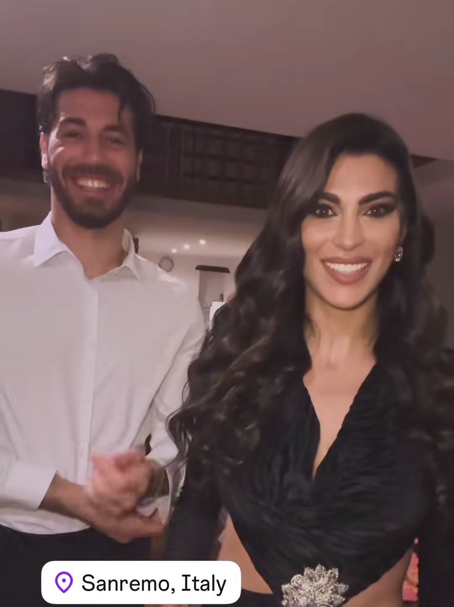 CORRADOCON51447's tweet image. la coppia più bella passata lì dentro. Senza parole.
😍😍😍#rashmer