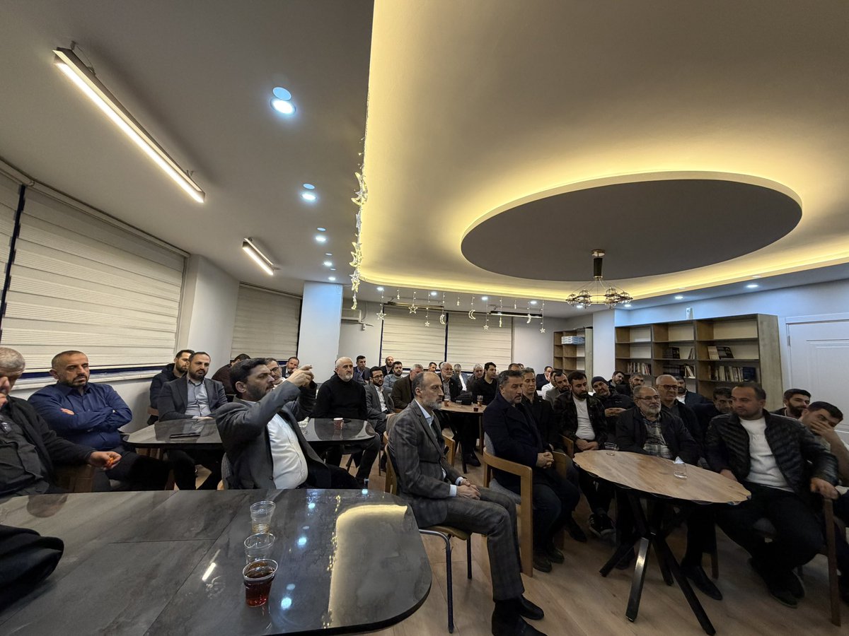 Sancaktepe İlçe Teşkilatımız ve Anadolu İlçe Başkanlarımızla birlikte düzenlenen iftar programına, Genel Başkanımız <a href="/zyapicioglu/">Zekeriya Yapıcıoğlu</a> nun katılımıyla gerçekleştirdik. Bu anlamlı buluşmada emeği geçen herkese teşekkür ederiz.
#HÜDAPAR
#HÜDAPARsancaktepe