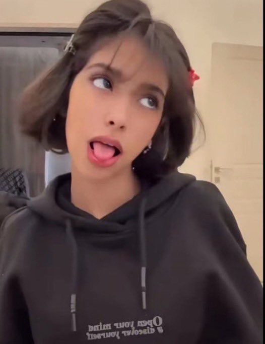 مين يحلبني 🛐.