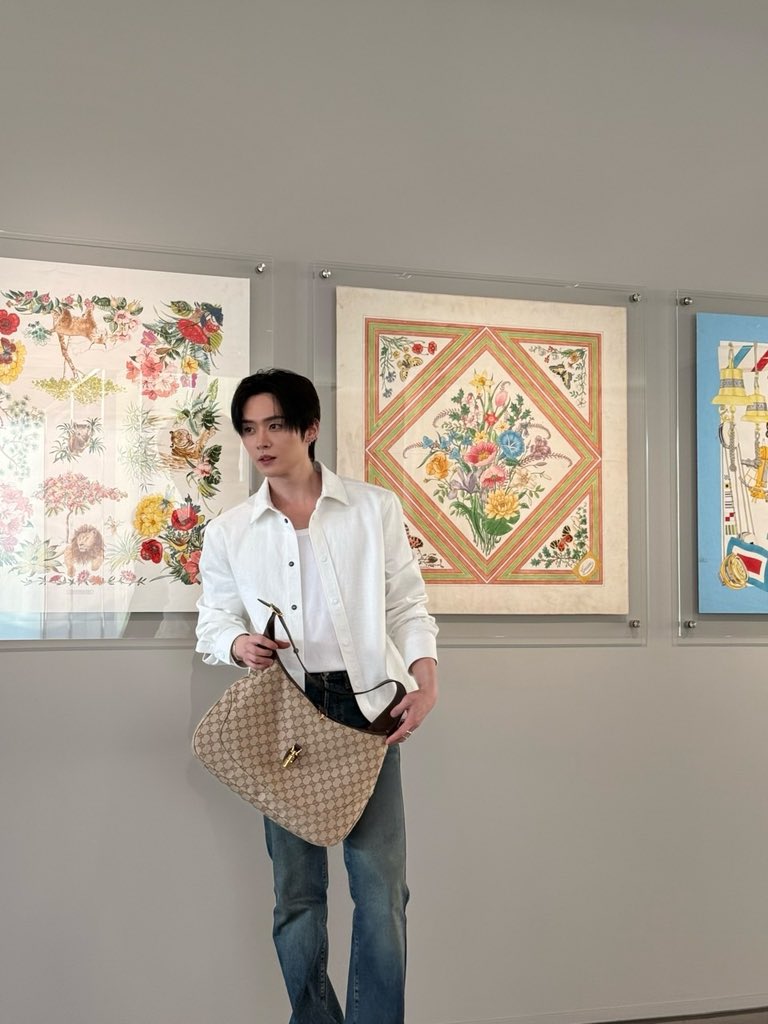 Update from his personal instagram account of Lee know he so