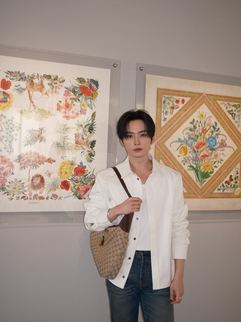 Update from his personal instagram account of Lee know he so