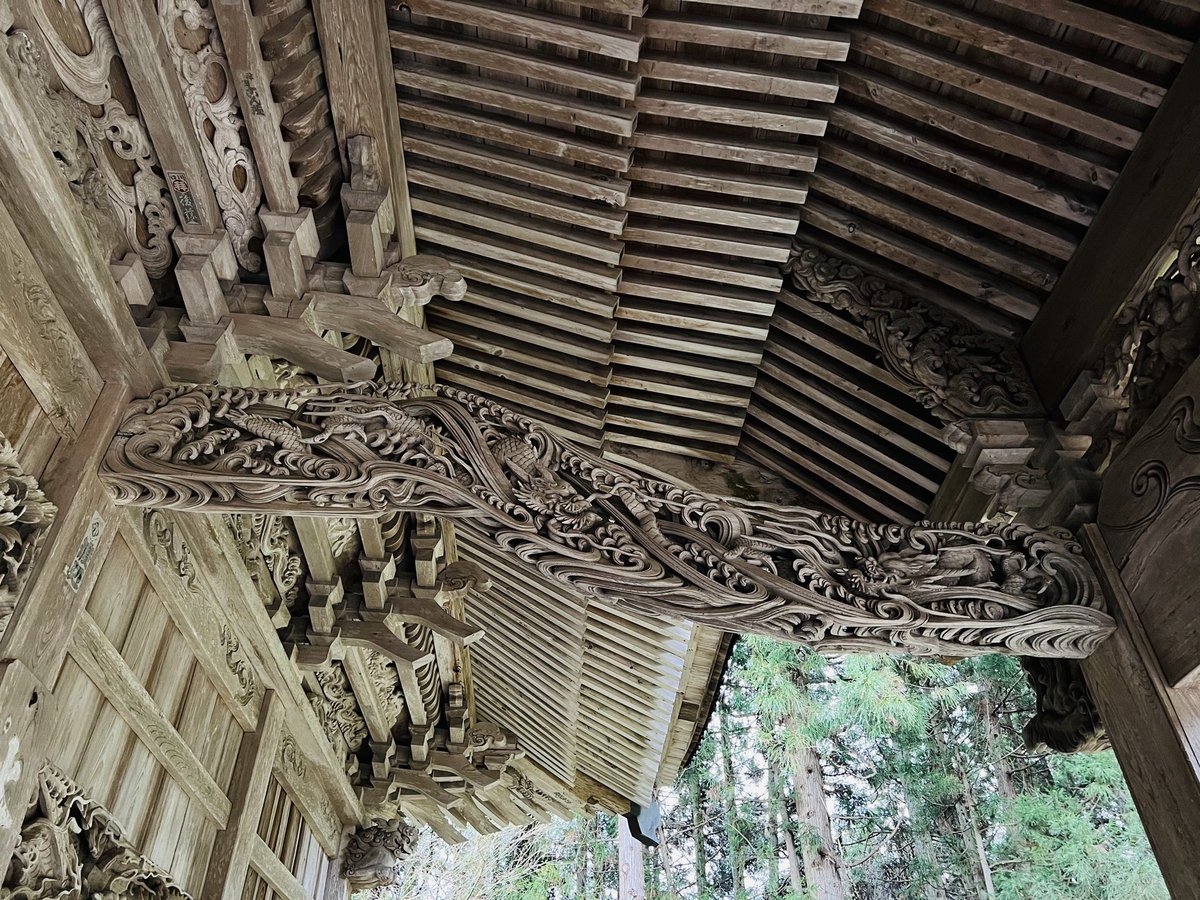 牛尾神社の海老虹梁
