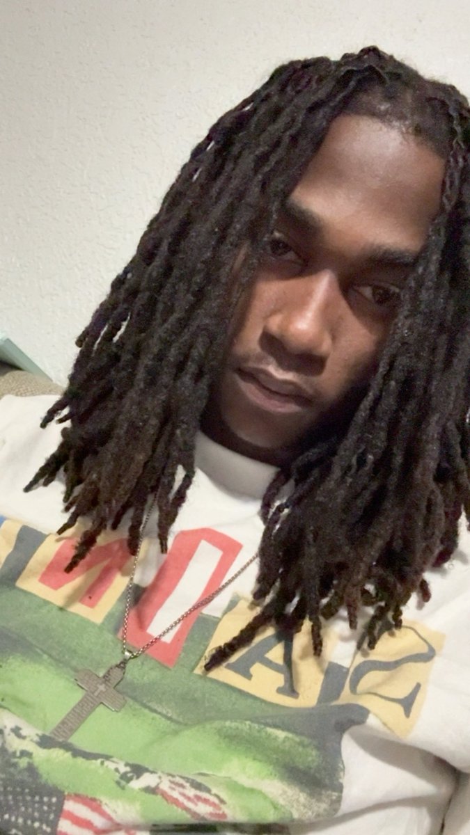 001lildeuce's tweet photo. Shawty kalled me a baked potato 🤧 https://t.co/fBCN5G2aeO