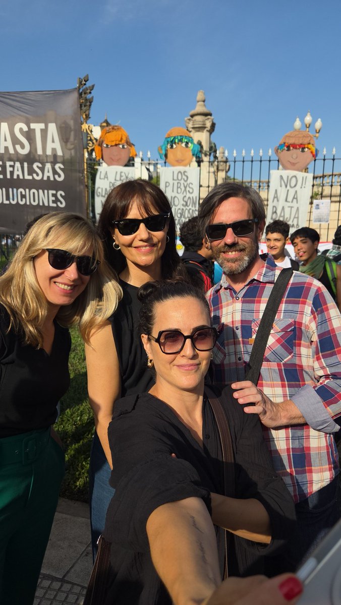 💧✊🏻 Celina Font, <a href="/julietadiazok/">Julieta Diaz</a>, <a href="/myriambregman/">Myriam Bregman</a> y <a href="/NicolasdelCano/">Nicolas del Caño</a> en Plaza Congreso en defensa de la Ley de Glaciares