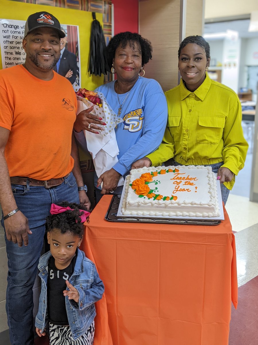 Daniel Elementary School tweet media