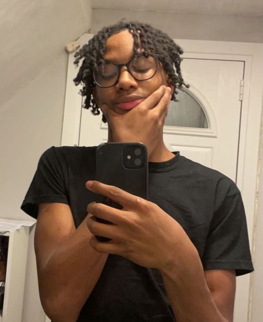 twittos321's tweet photo. les mecs qui me dm soyez sois skinny sois des go muscu frère et ayez des gros zizi https://t.co/v8ZbA8NeLQ