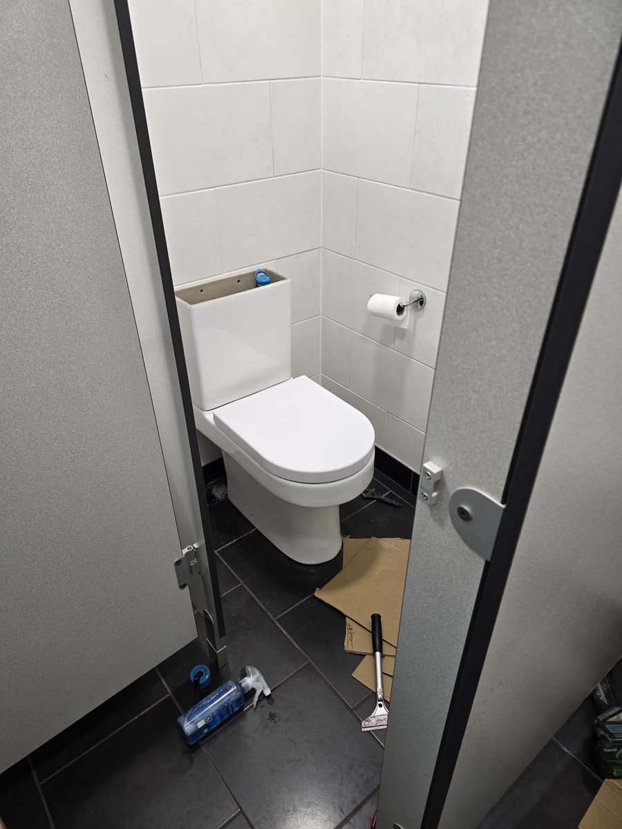 IGMPlumbing's tweet photo. Maximum efficiency today. While the van passed its MOT, we installed a brand new toilet for the MOT centre. Quick, clean, and professional service while we wait.

#Plumbing #LocalBusiness #Harpenden

📞 Phone: 01582 831120 | 01727 224300
📱 WhatsApp: 07749 202609 https://t.co/pAuccTrZVV