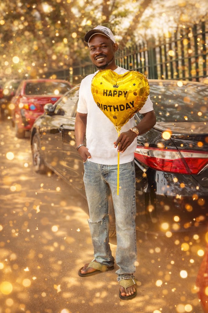 edeSamuel12's tweet photo. Happy birthday 🎉🎂🎁🎊🎈 to me https://t.co/NVU8YRTw4J