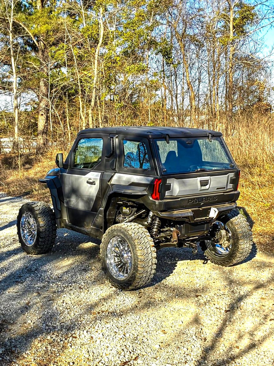 superatvtweet's tweet photo. @tps_offroad got another one ready to ride! Amongst everything else, they put this #PolarisXpedition up on a #SuperATV 4-inch GDP Dual Idler portal gear lift spinning 35-inch tires! 💪⚙️ #GearDrivenPerformance https://t.co/byRYZ2iSCp