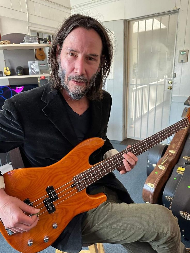 Keanu reeves tweet media
