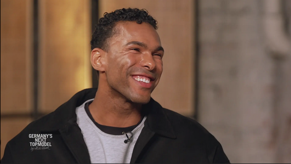 So als wenn man Kaugummi kaut als Rat? Ich weiß wer jetzt gerade ne Anzeige an #gntm raushaut