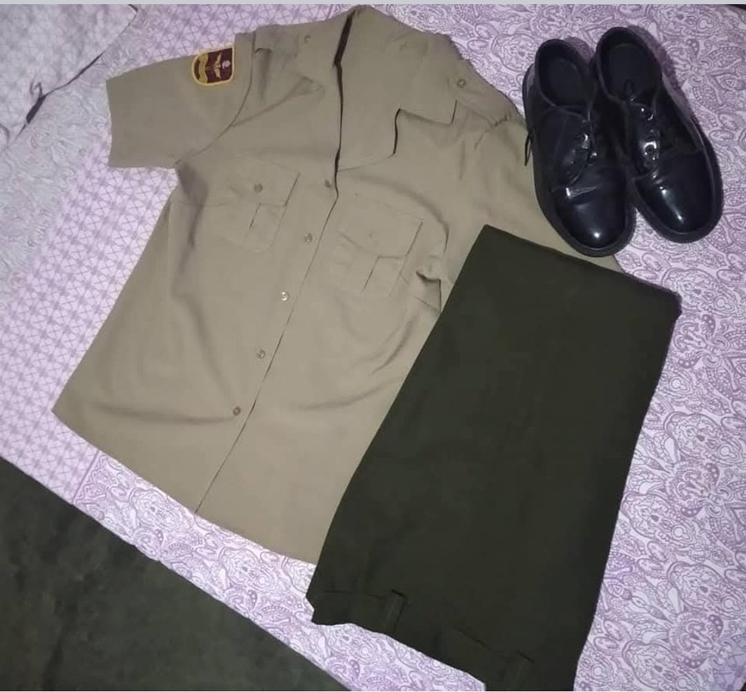 🤔 volvió a los cuarteles de la guardia nacional M4 y eliminando el verde oliva de Chávez vive.