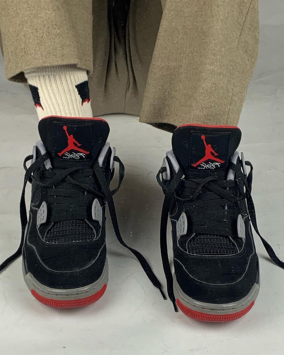 insanesneaker's tweet photo. The 2026 Air Jordan 4 “Bred” will bring back the 1989 look 👀🔴 https://t.co/bI5ZBciIuo