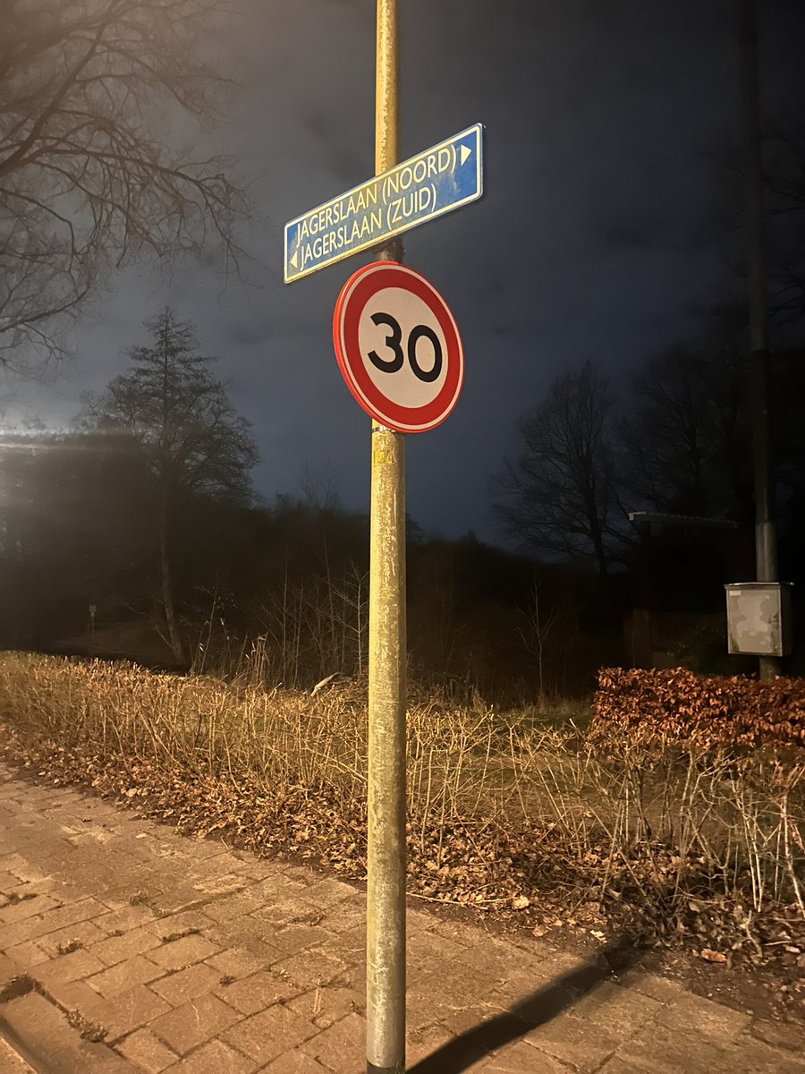 jagerslaan's tweet photo. Morgen is het zover, we gaan 30km/u rijden in @Gem_Wassenaar . Na ruim 3.5 jaar is er dan eindelijk besloten en gaat het nú gebeuren, we gaan het zien. https://t.co/1tDjjwTds4