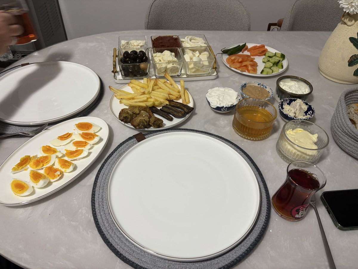 ilydaaydn23's tweet photo. Kocamın benim için hazırladığı kahvaltılara bakın 🥹🤭🥰 https://t.co/uv5yCrChX3