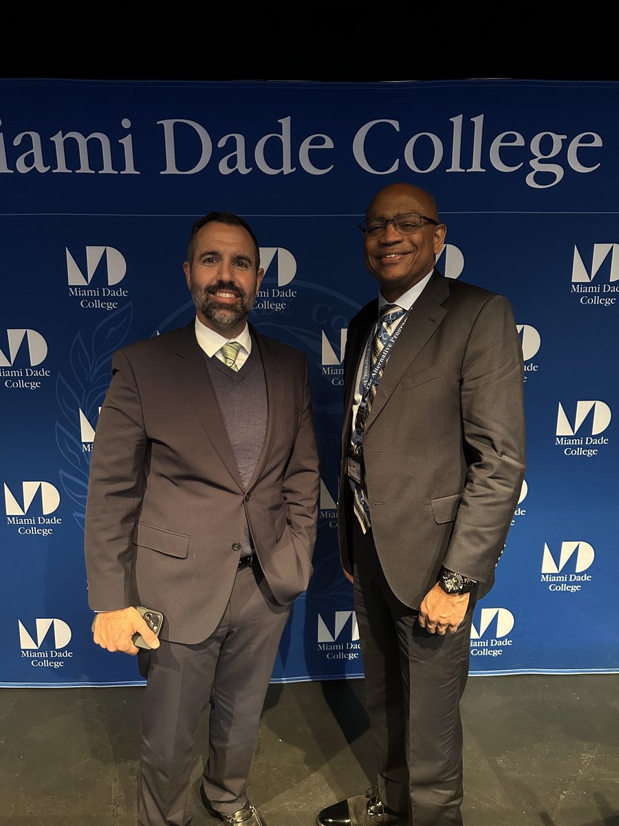 Juan Fernandez-Barquin, Esq., Clerk & Comptroller tweet media