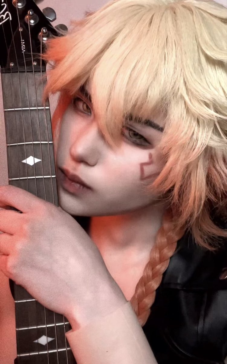 capuletcoser's tweet photo. Mydei rockstar au 🙂‍↕️

This is a random screenshot from my video but i like how it turned out 
#hsr #mydei #cosplay https://t.co/UugyZyCx1E