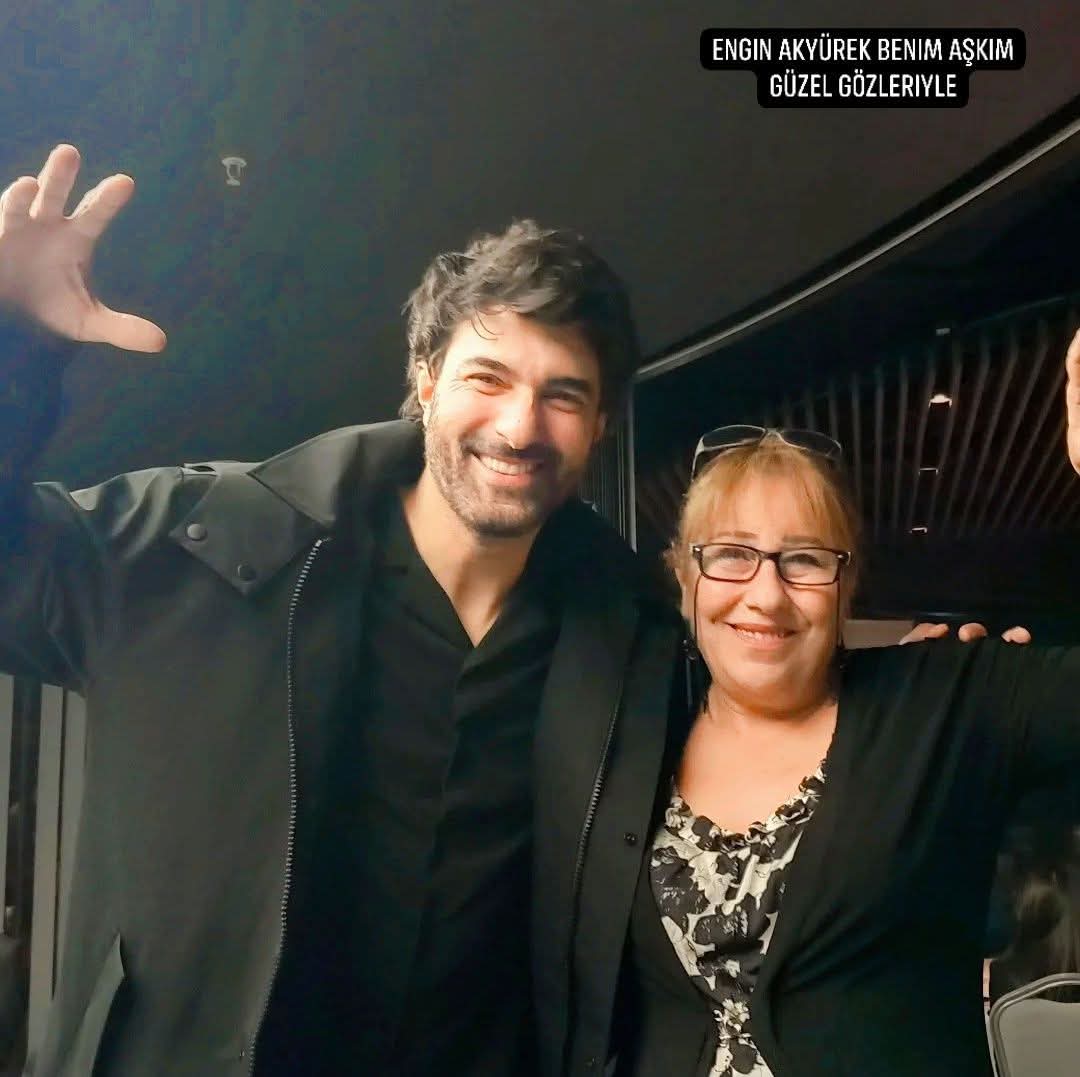 #EnginAkyürek 
Participó de la cena ofrecida por el presidente del Club  #Beşıktas   Serdal Adalı
facebook.com/share/p/1BxokT…