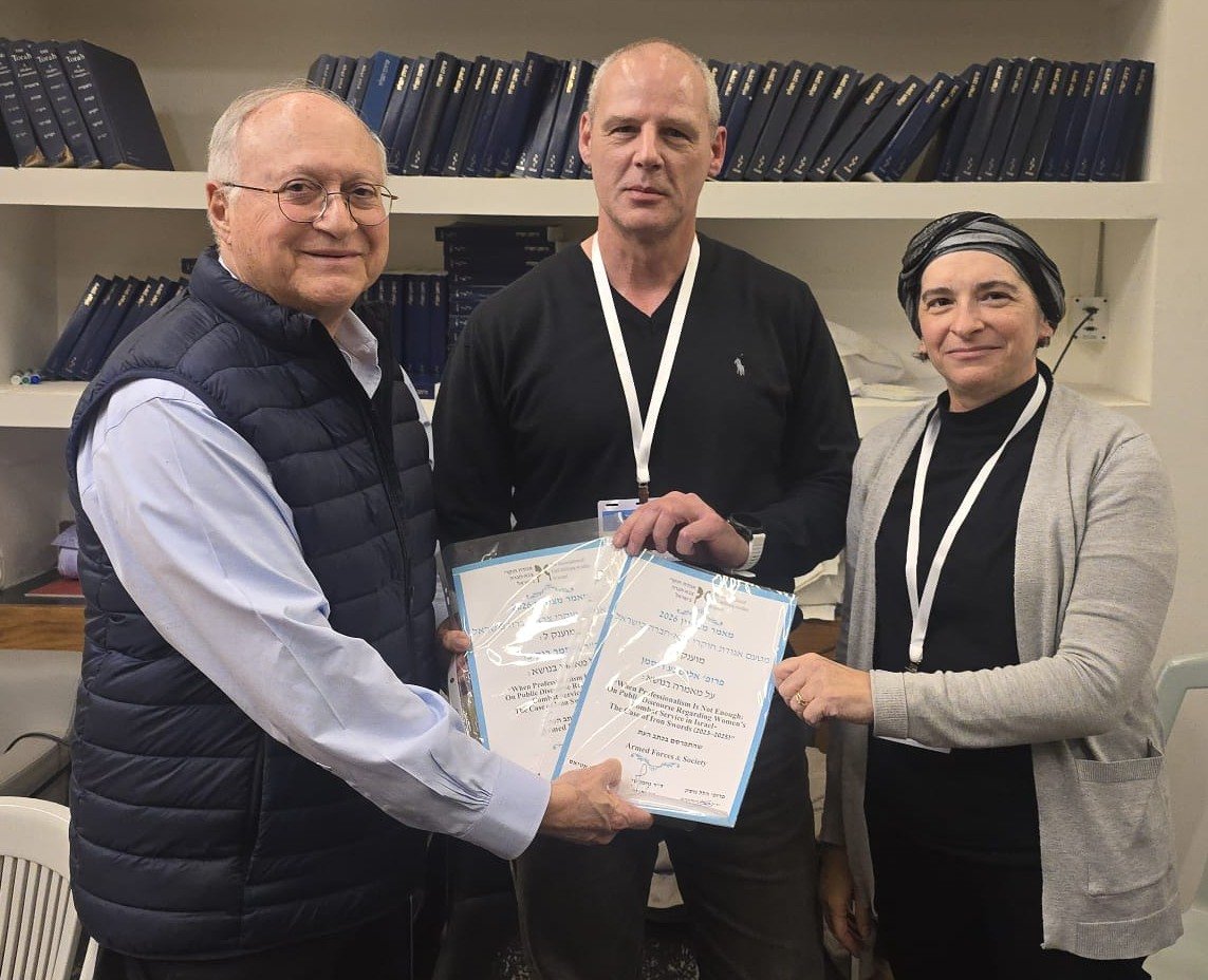 Armed Forces & Society tweet media