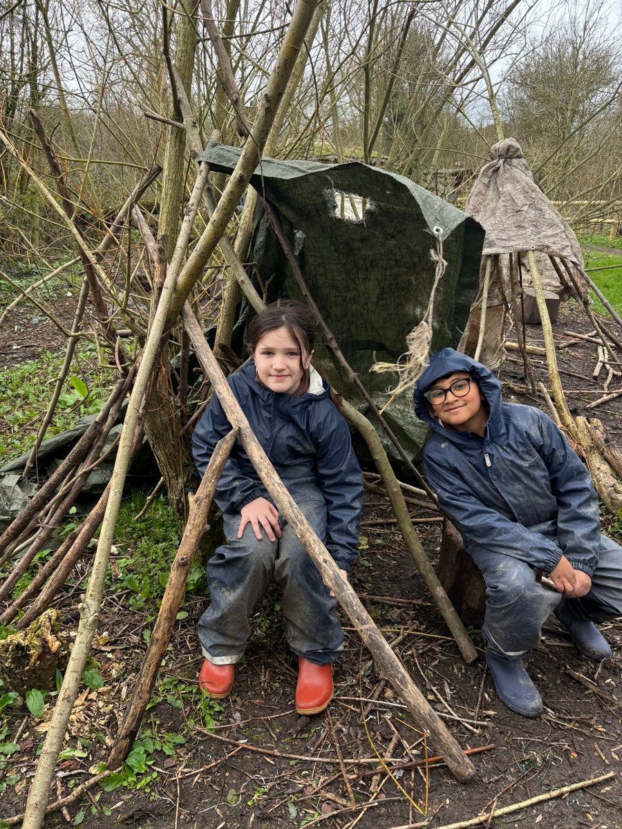 BHallTrips's tweet photo. Group 3- The Dell 
Den building https://t.co/UVkyeq0BPR