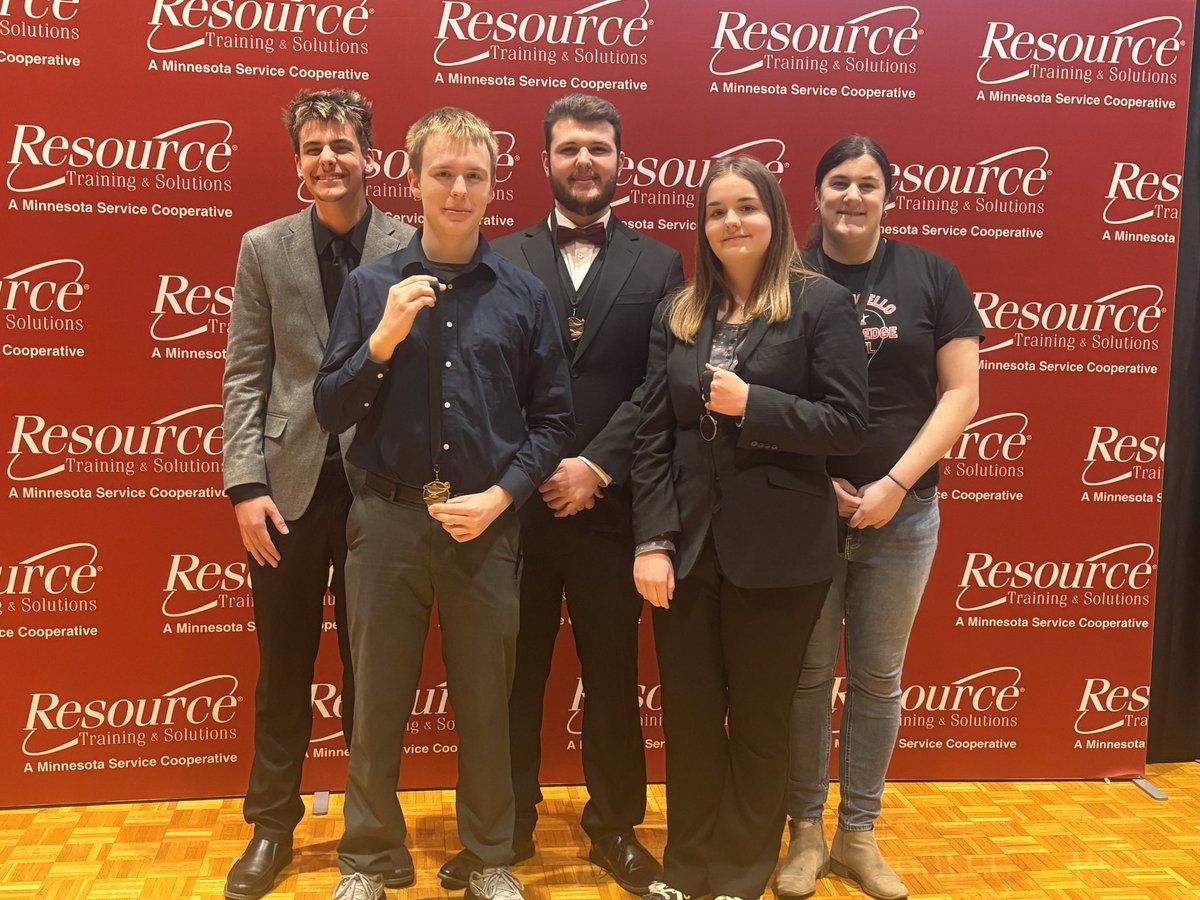 MonticelloMagic's tweet photo. Our Monticello Knowledge Bowl team took fourth place today and is advancing to the regional meet on March 10th for a chance to go to STATE! 

Great job, team! 

#MontiMagic https://t.co/imsdsgYtFc