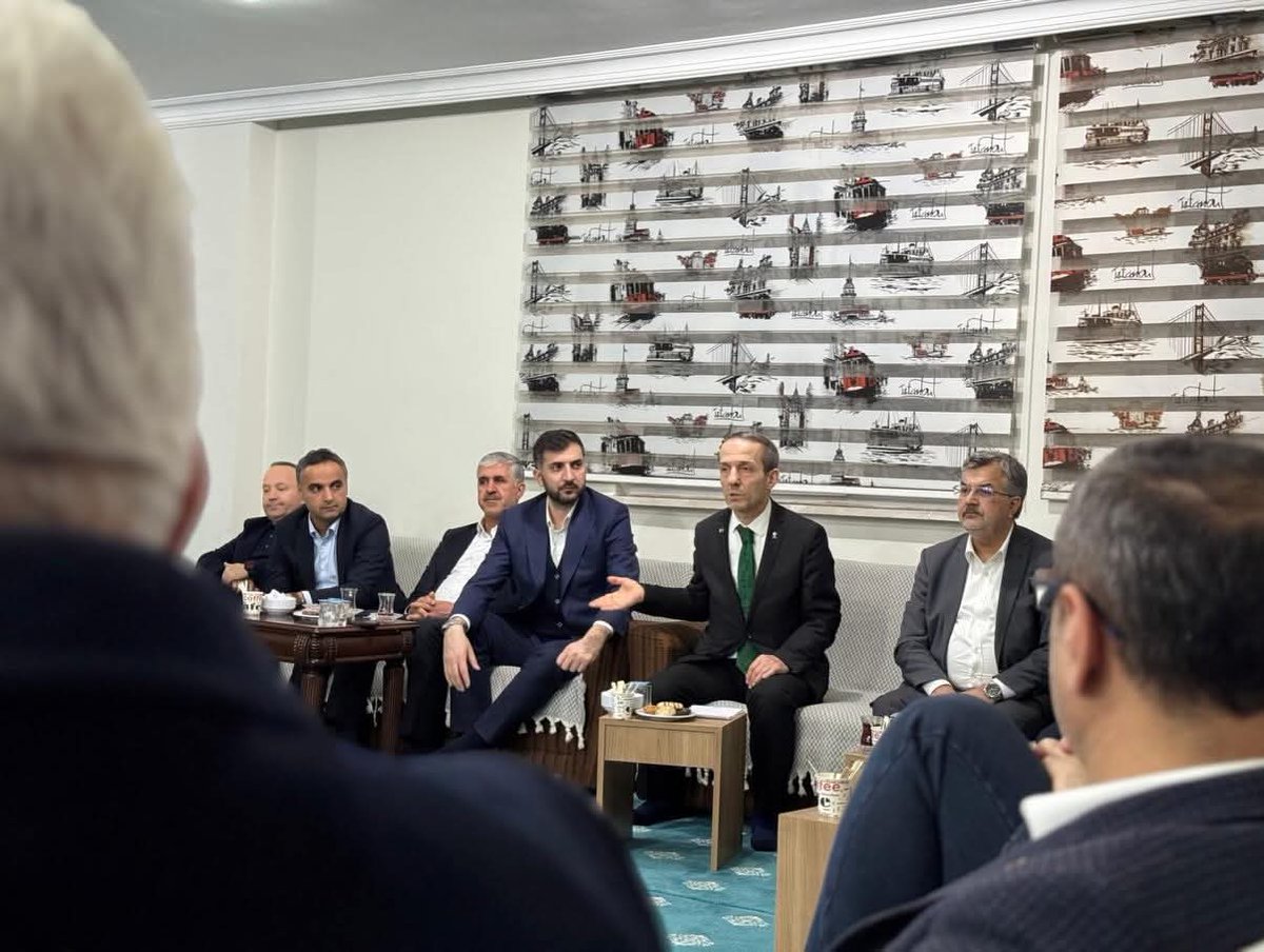 avekremcadir's tweet photo. AK Parti MKYK Üyemiz Sayın Abdurrahman Akyüz’ün katılımlarıyla TÜGVA Adıyaman İl Temsilciliğinin ev sahipliğinde STK temsilcilerimizle bir araya geldik. Bu anlamlı buluşma için teşekkür ediyor tüm Sivil Toplum Örgütlerimize çalışmalarında kolaylıklar diliyoruz.

@Akparti @RTErdogan @abuyukgumus @hakanaksu058 @farukaytek