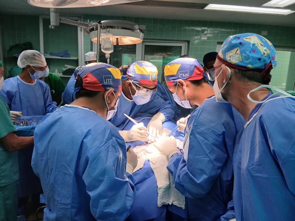 AbelHospital's tweet image. Gracias al Dr. Sid Brahim Mohamed y su equipo médico, por  por compartir su experiencia con nuestros profesionales. Este logro no solo salvó vidas, sino que también nos recordó que la cooperación y la humanidad son pilares fundamentales en la defensa de la salud. #CubaPorLaVida