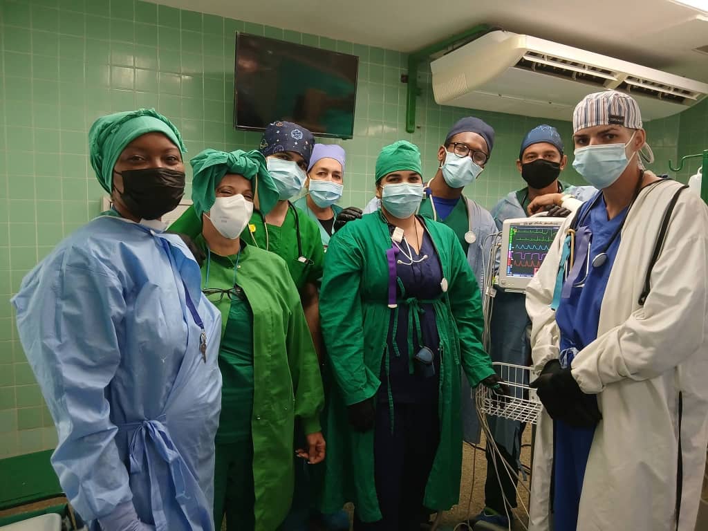 AbelHospital's tweet image. Gracias al Dr. Sid Brahim Mohamed y su equipo médico, por  por compartir su experiencia con nuestros profesionales. Este logro no solo salvó vidas, sino que también nos recordó que la cooperación y la humanidad son pilares fundamentales en la defensa de la salud. #CubaPorLaVida