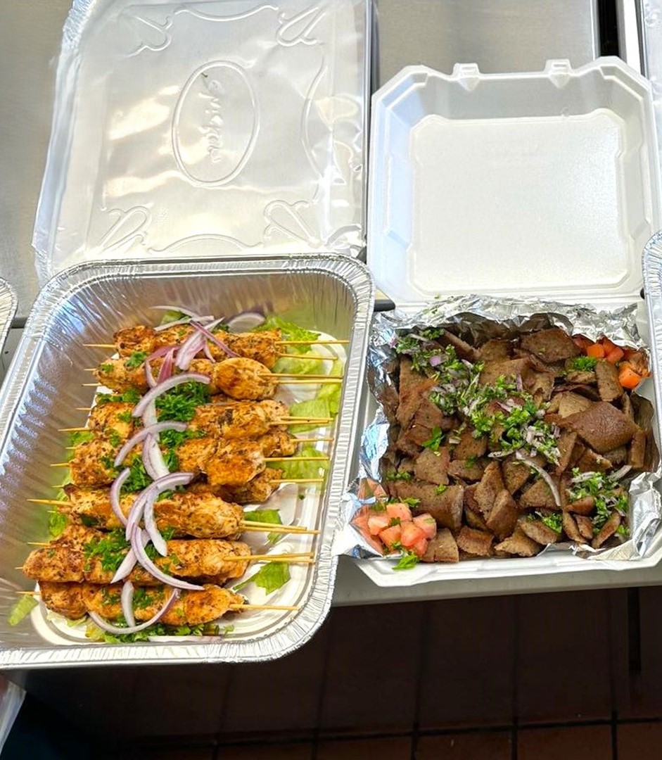 HalalPita's tweet image. Hosting Iftar? Make it stress-free this #Ramadan with Halal Pita Mediterranean Grill #catering. Enjoy #Kabobs, grilled #meats, #salads, plus #vegetarian, #vegan, #gyros &amp;amp; #desserts.

#RaleighMediterranean #MediterraneanFood #Restaurant #HalalRestaurant #HalalFood #RaleighNC
