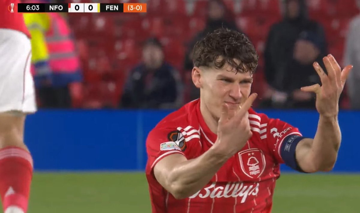 Barış Alper yada Toreira’nın parmağı şöyle kırılsaydı şuan muhtemelen GATA’ya felan sevk istemişlerdi. Adamlar geldi iki dk da yerine oturtup atelledi fjfjfjfjf