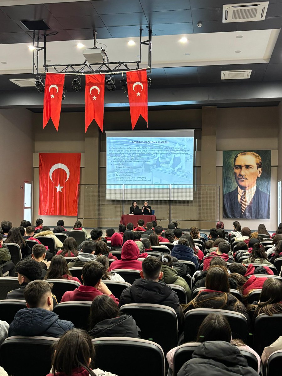 20Zal20's tweet photo. Kariyer Günleri kapsamında Diyetisyen Rümeysa Darıviranlı ve Diyetisyen Sena Karakaş’ı okulumuzda ağırladık. Öğrencilerimize meslekleri ve kariyer yolculukları hakkında değerli bilgiler verdikleri için kendilerine teşekkür ederiz. 🌿✨
@Tavasmem 
@ibrahimcollu https://t.co/3h6G0E35R6