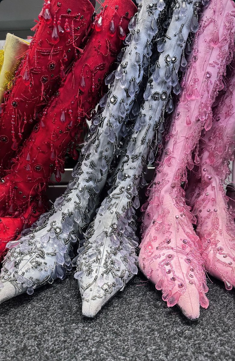 monolilium's tweet photo. hues at prada fw26 https://t.co/PS5V2QevbG