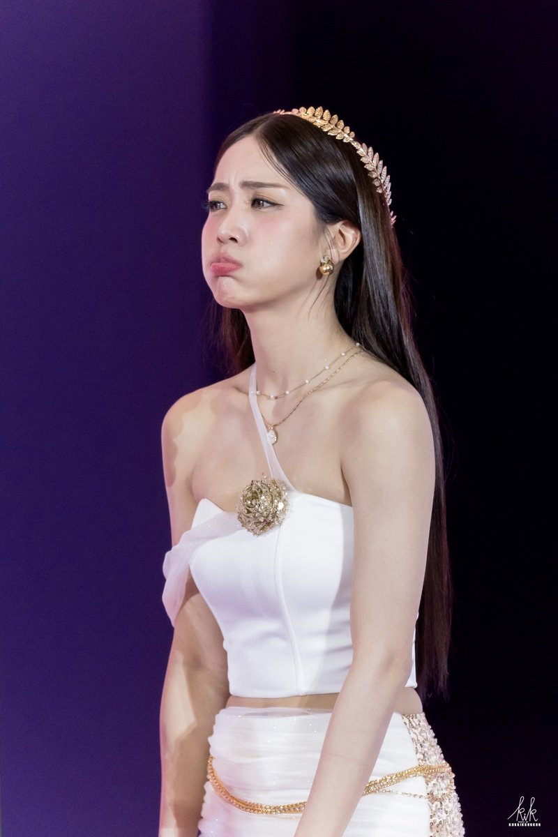 กอกอisกอกอ tweet media