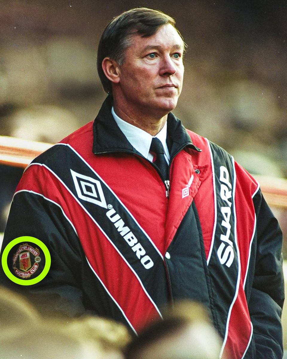 Topps's tweet photo. This is crazy... The Manchester United badge from Sir Alex Ferguson's iconic 1992/93 season jacket went inside a rare trading card 🔥

Look for it in Topps Decades Premier League, available tomorrow. https://t.co/AgpzZU0KUD