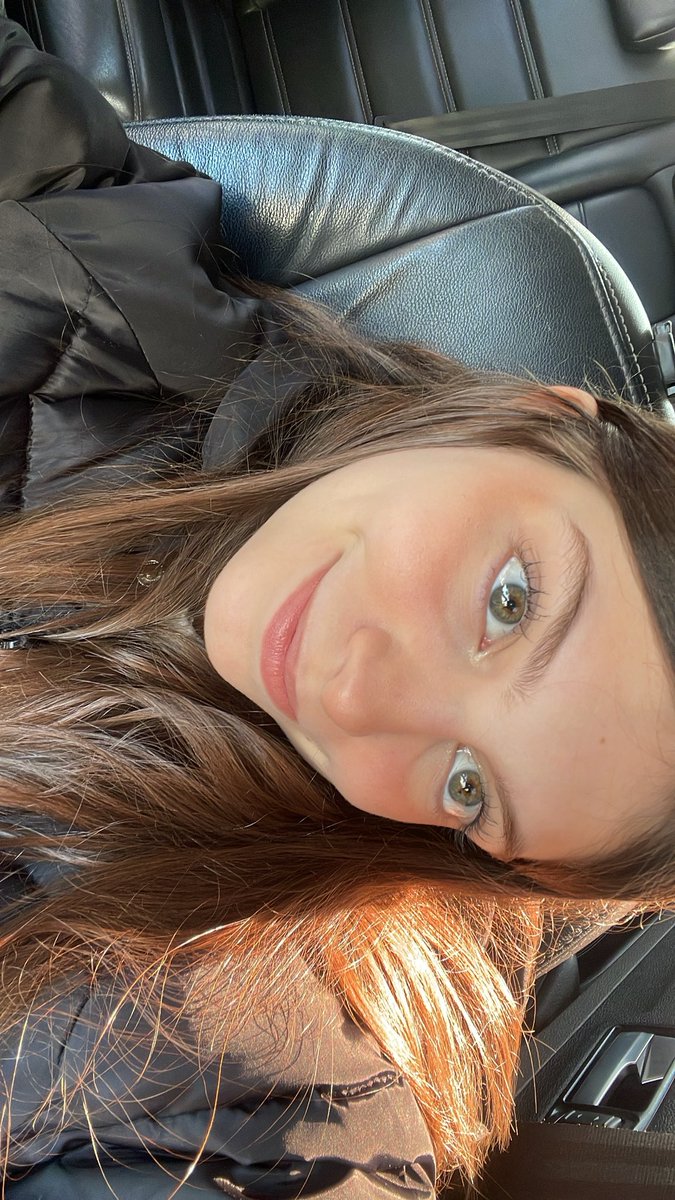 holiii, soy pili (19/🇦🇷) swiftie hace 6 años, la vi en 2023 el 12/11 (swiftie mojada 🥲) mis álbumes favs son 1989 y folklore y mis canciones son miab, ootw y betty, eso es todo seamos mutis 💜

<a href="/juuusgfg/">juu⭑⸆⸉┆integración swiftie !!</a> #integracionswiftie