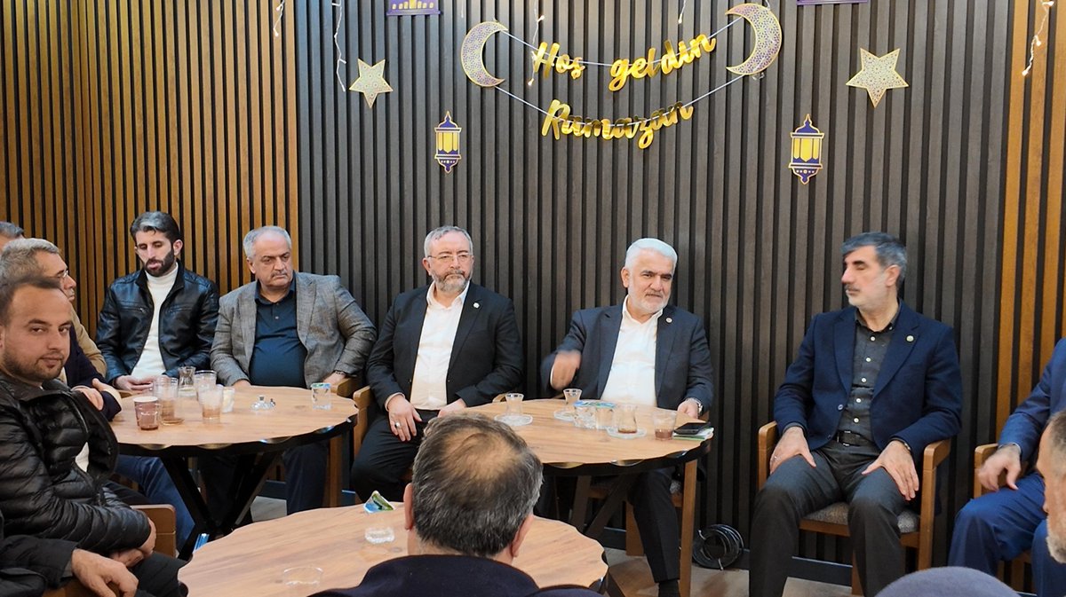 Genel Başkanımız Sayın Zekeriya Yapıcıoğlu, İstanbul Anadolu Yakası teşkilâtlarımız ile iftar programında bir araya geldi.