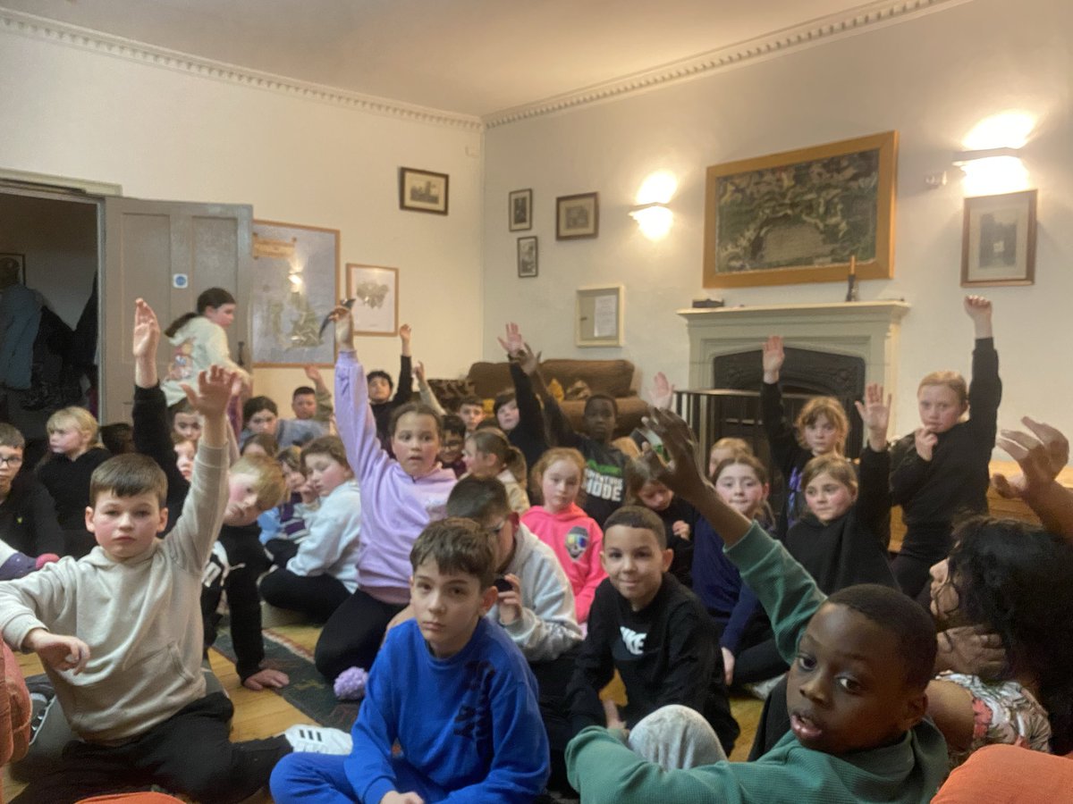 BHallTrips's tweet photo. Story time with bird man Bill https://t.co/e9gjoqQcpz
